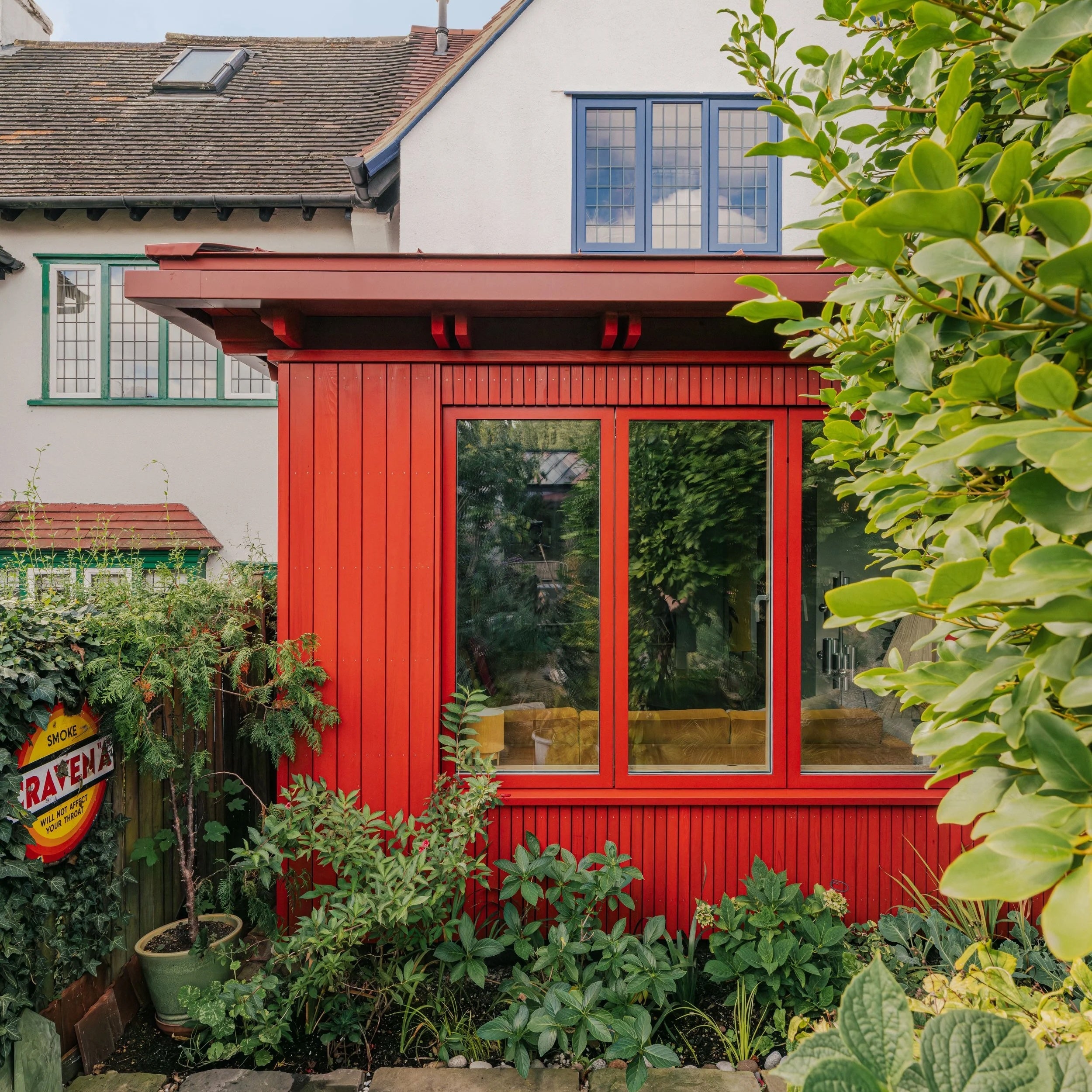 ARTS & CRAFTS COTTAGE, WALTHAMSTOW, LONDON | LIGHTING SUPPLY BY DYKE & DEAN | DESIGN BY FRAHER | PHOTOGRAPHY BY CHRIS WHARTON