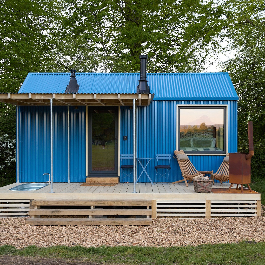 ALCOVES BLUE & GREEN CABINS | BATHROOM HARDWARE BY DYKE & DEAN