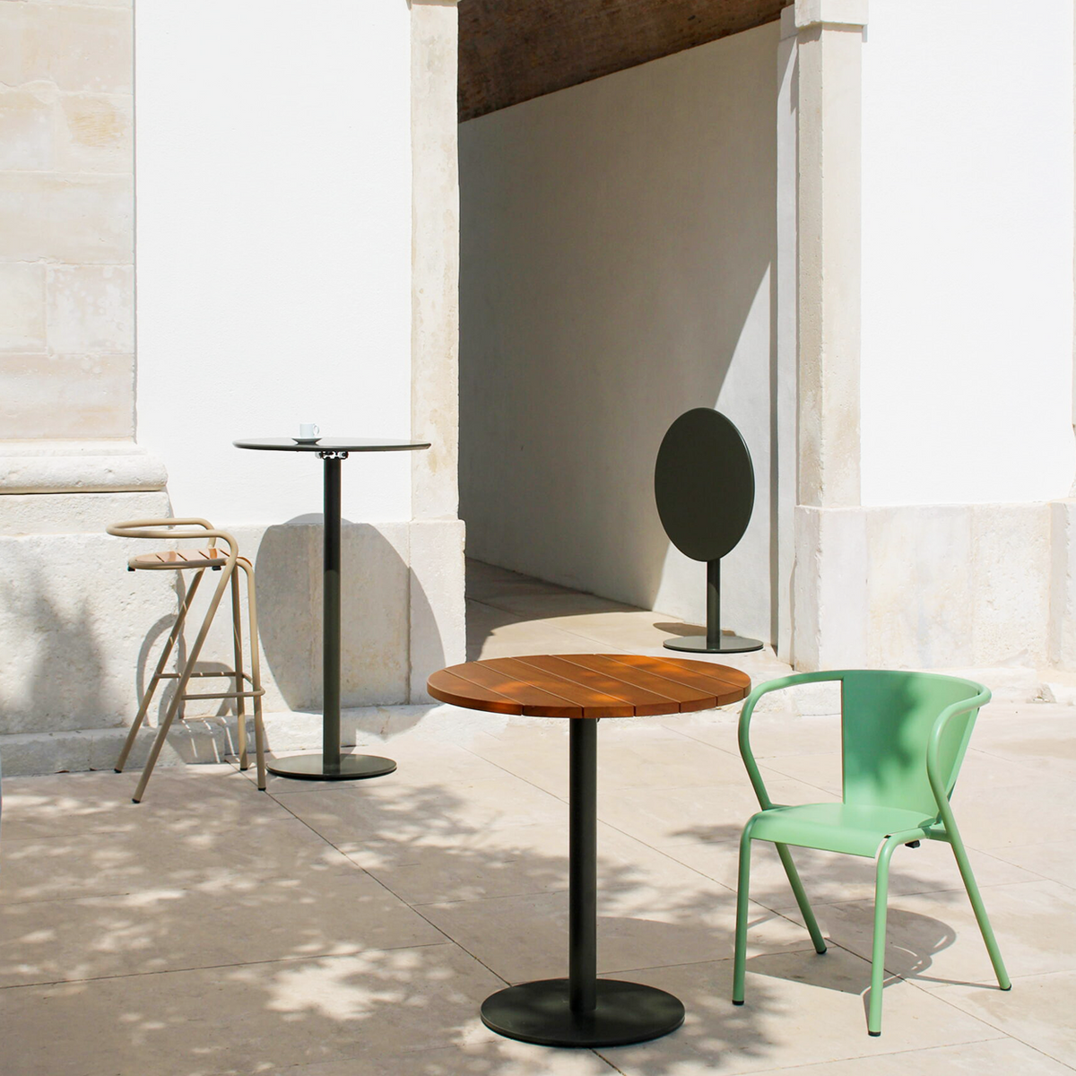 ADICO PLANA ROUND FOLDING TABLE STEEL
