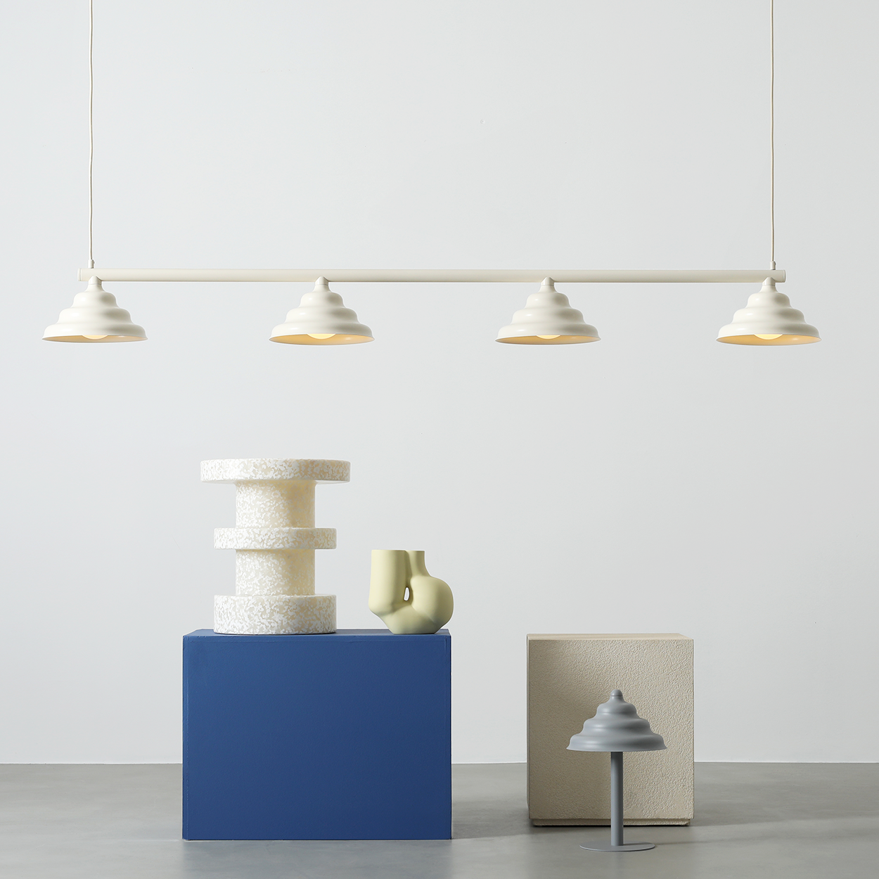 WAVE SUSPENSION BAR PENDANT 4 LIGHT CREAM