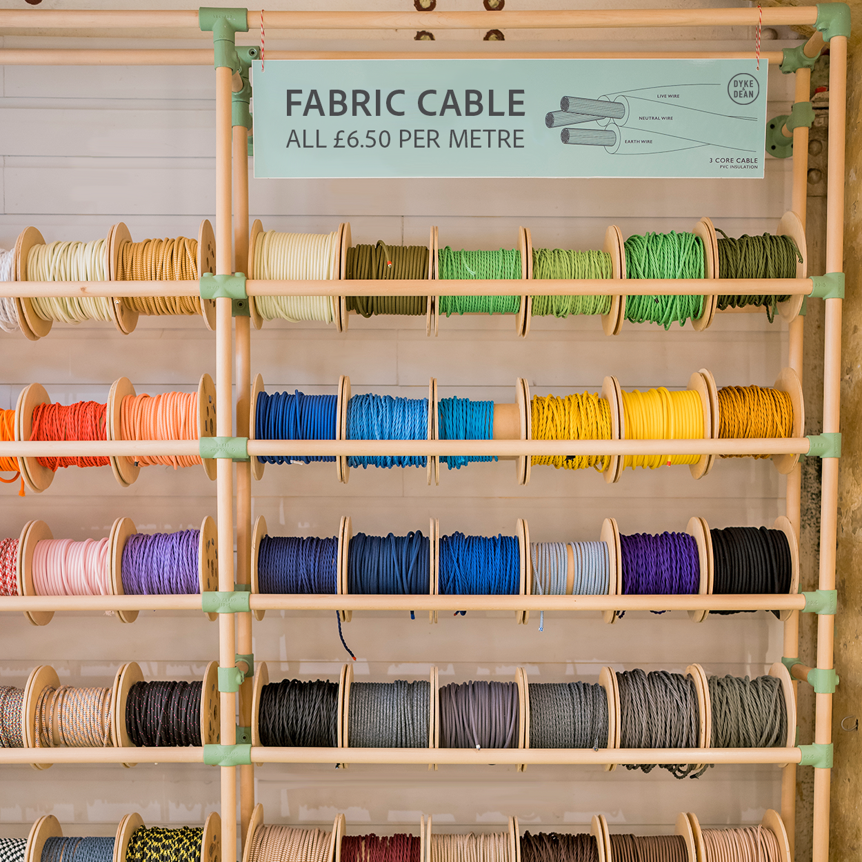 SORT & HVID ZIG ZAG RUNDT STOF KABEL