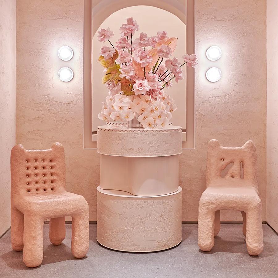 RIPPLE SCONCE VÆGLYSE KLAR MED SORT BASE