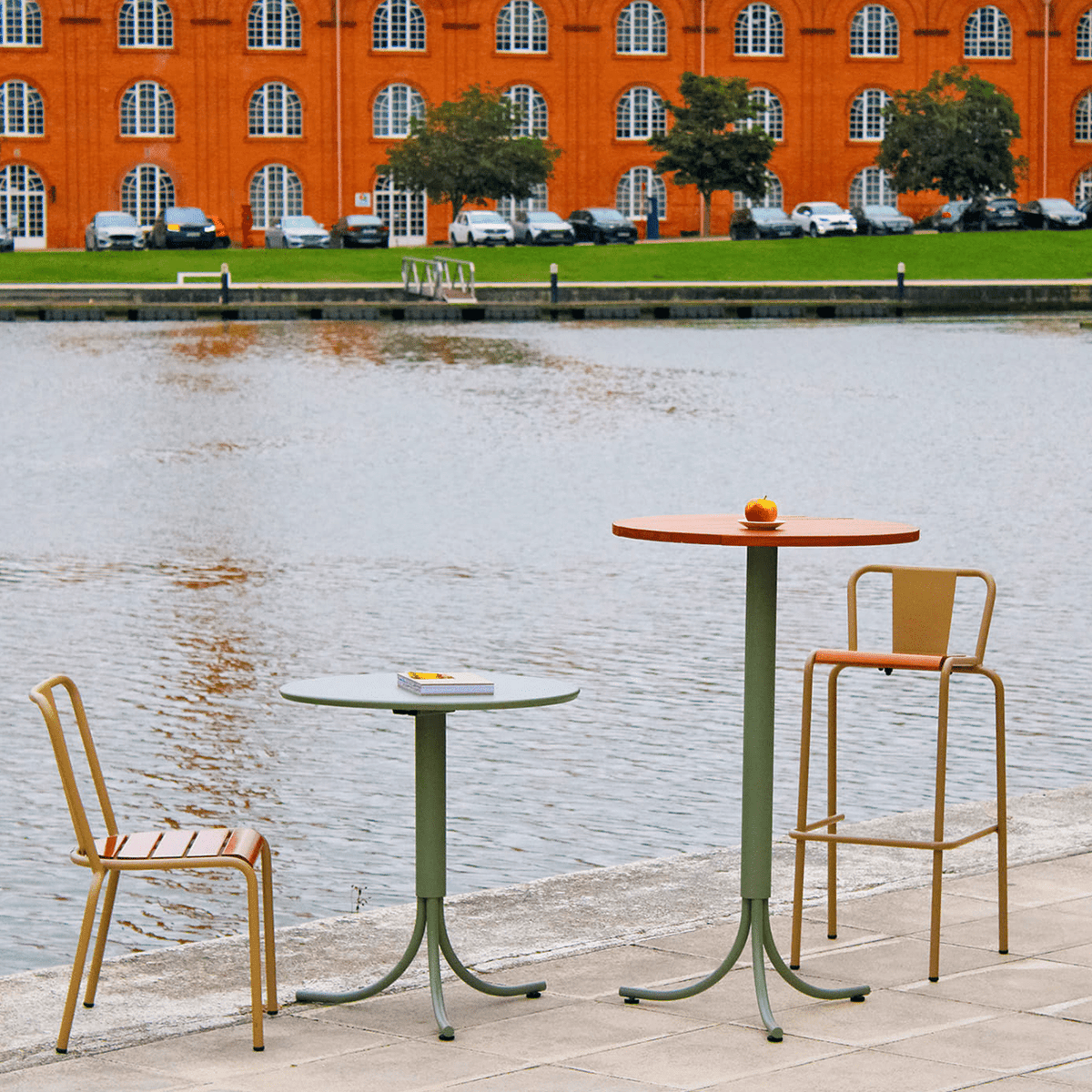 ADICO MAR HIGH TABLE 60 WOOD TOP - DYKE & DEAN