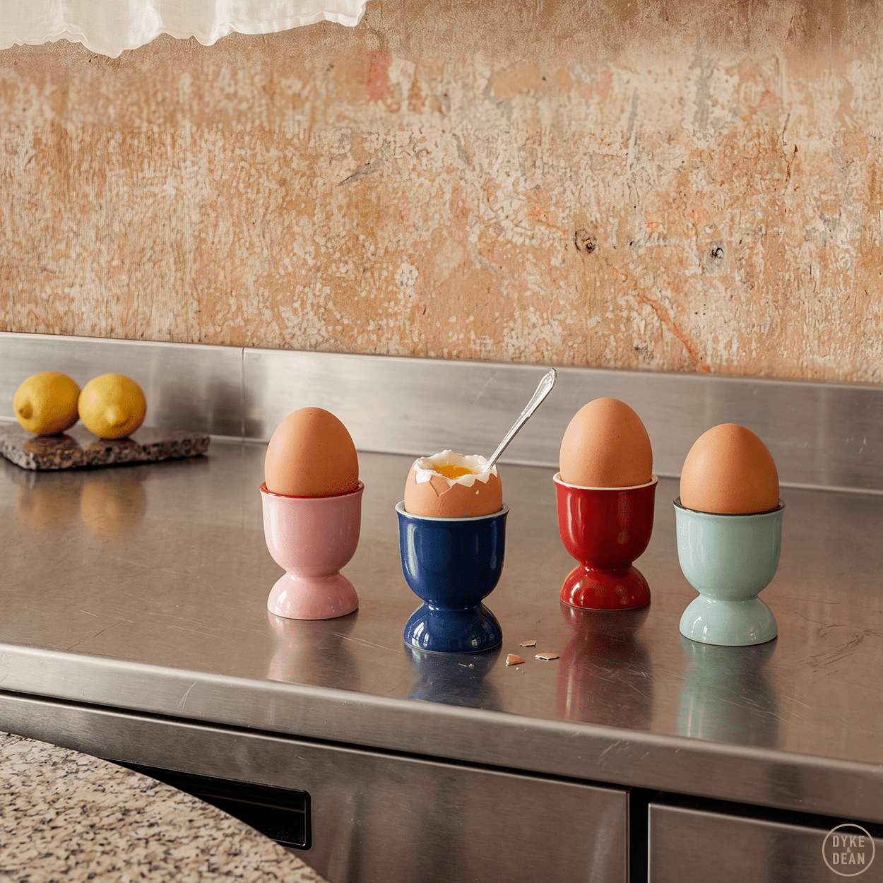 DYKE & DEAN CERAMIC EGG CUP RED - DYKE & DEAN