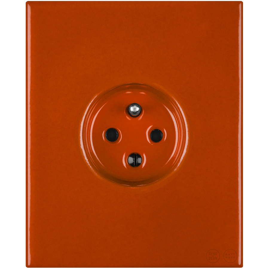 KATY PATY PORCELAIN PLATE EURO WALL SOCKET BRICK RED - DYKE & DEAN