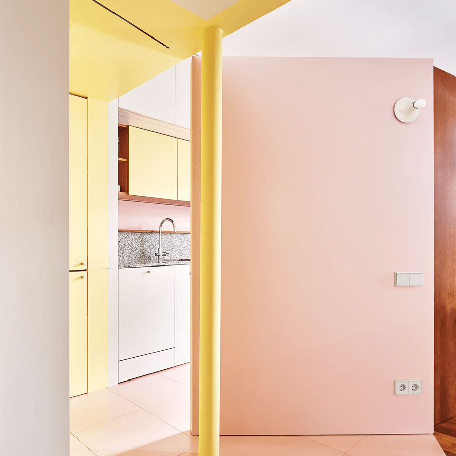 LARGE FUNNEL LAMP WHITE - DYKE & DEAN