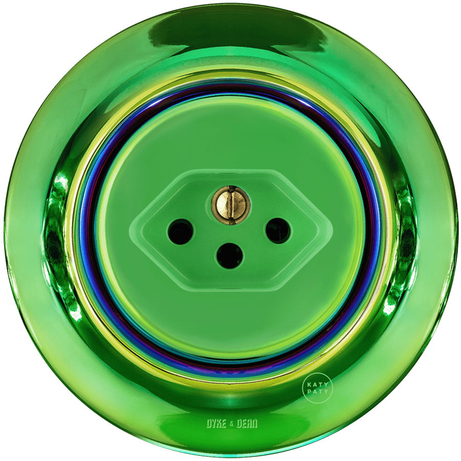 PORCELAIN WALL MOUNTED SWISS SOCKET CHLOREDO - DYKE & DEAN