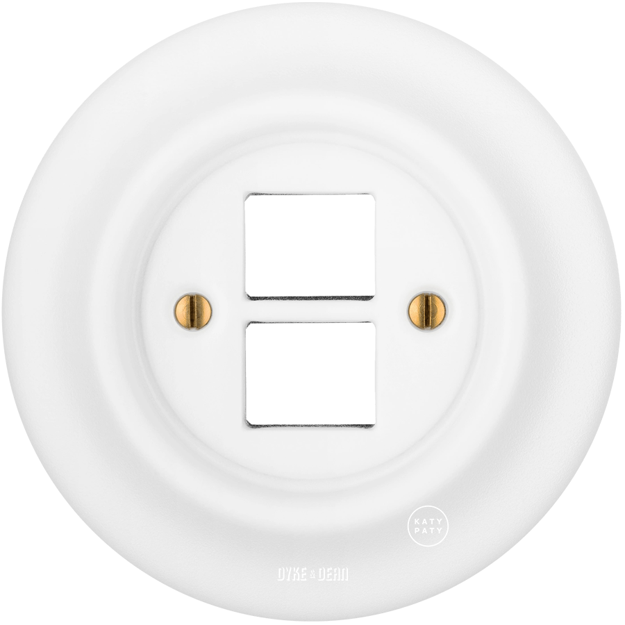 PORCELAIN WALL PC/USB SOCKET MATT WHITE - DYKE & DEAN