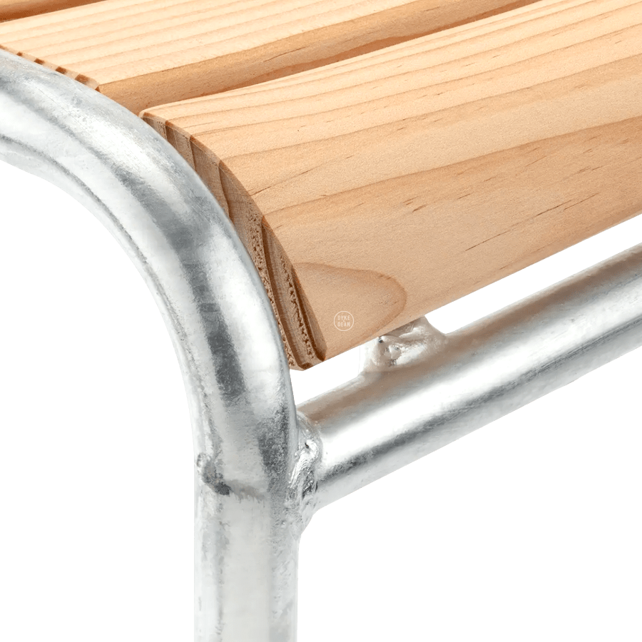 STABLESTOL I TRÆFARVE GALVANISERET MED ARME