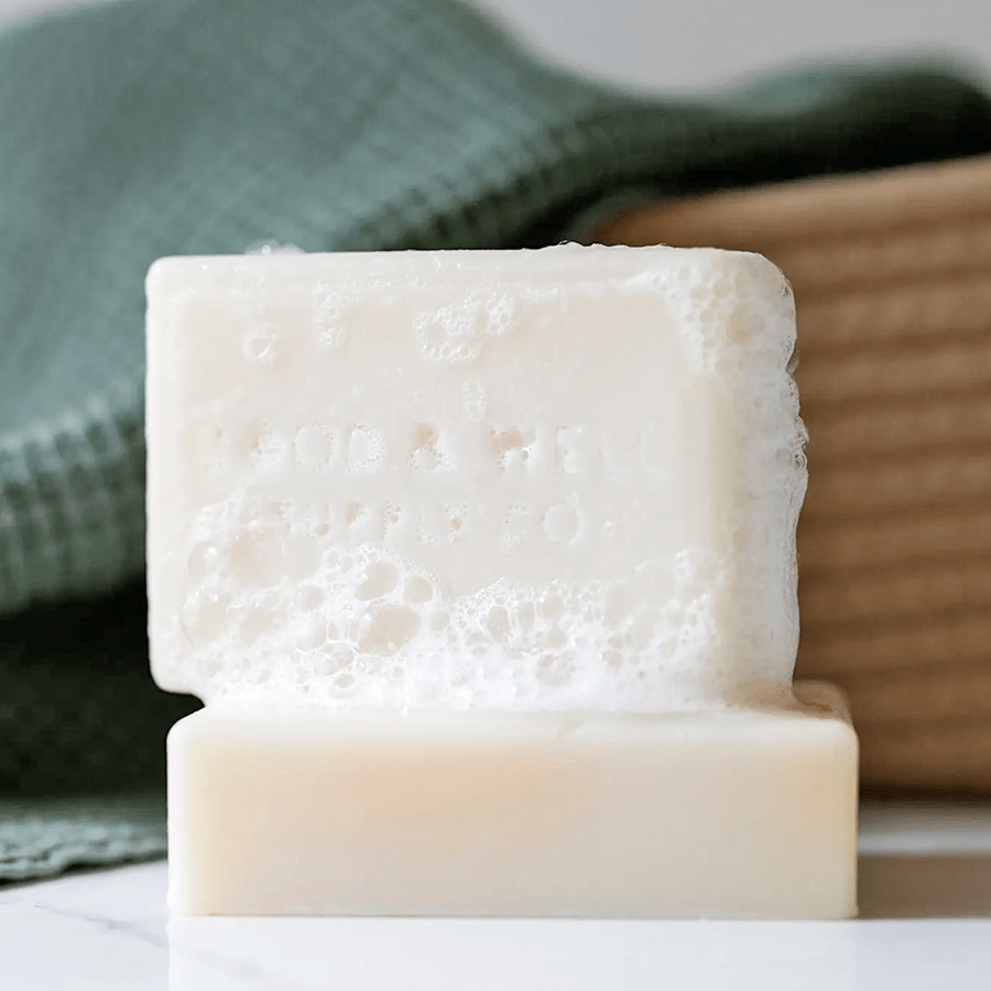 SMOKEY BEAR BAR SOAP VETIVER & CEDAR - DYKE & DEAN