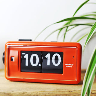 TWEMCO ALARM FLIP CLOCK AL-30 ORANGE - DYKE & DEAN