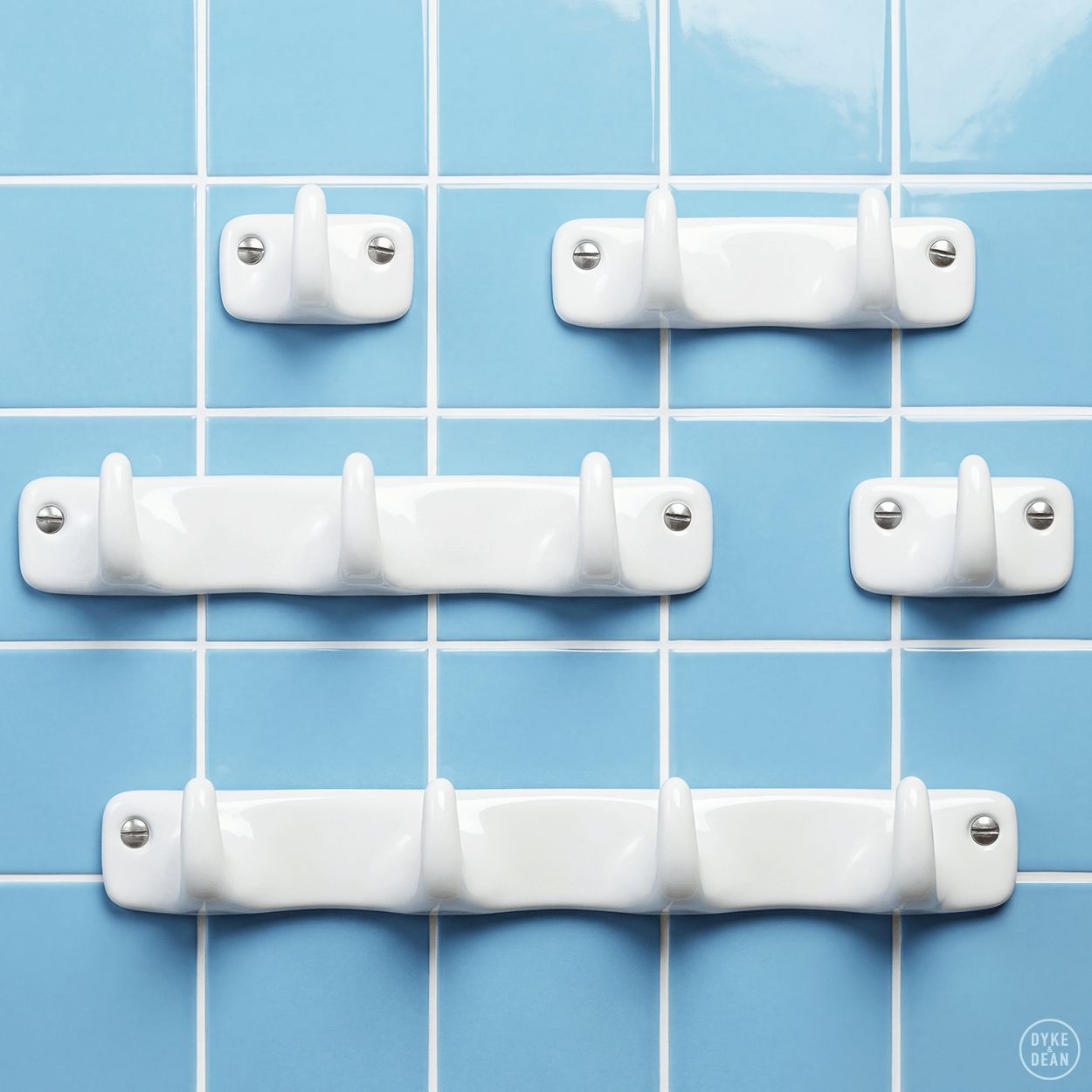 WHITE PORCELAIN HOOK 4 - DYKE & DEAN