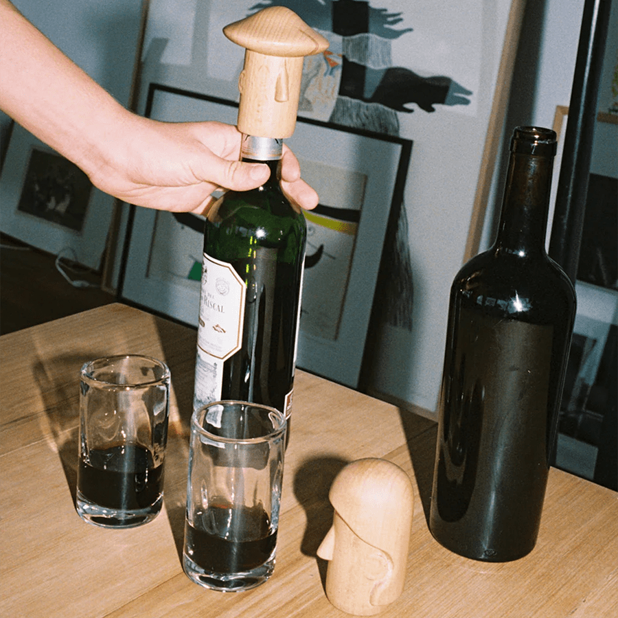 WINE STOPPER BUDDY LISA - DYKE & DEAN