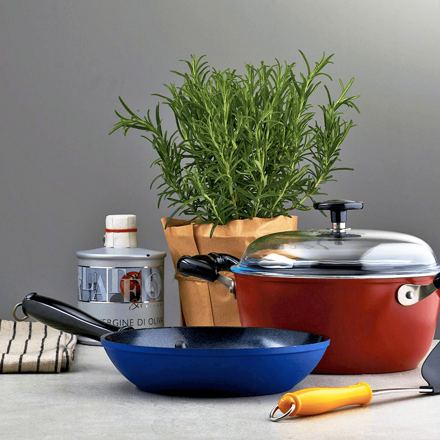 BAKELITE HANDLE NON-STICK FRYPAN RED - DYKE & DEAN