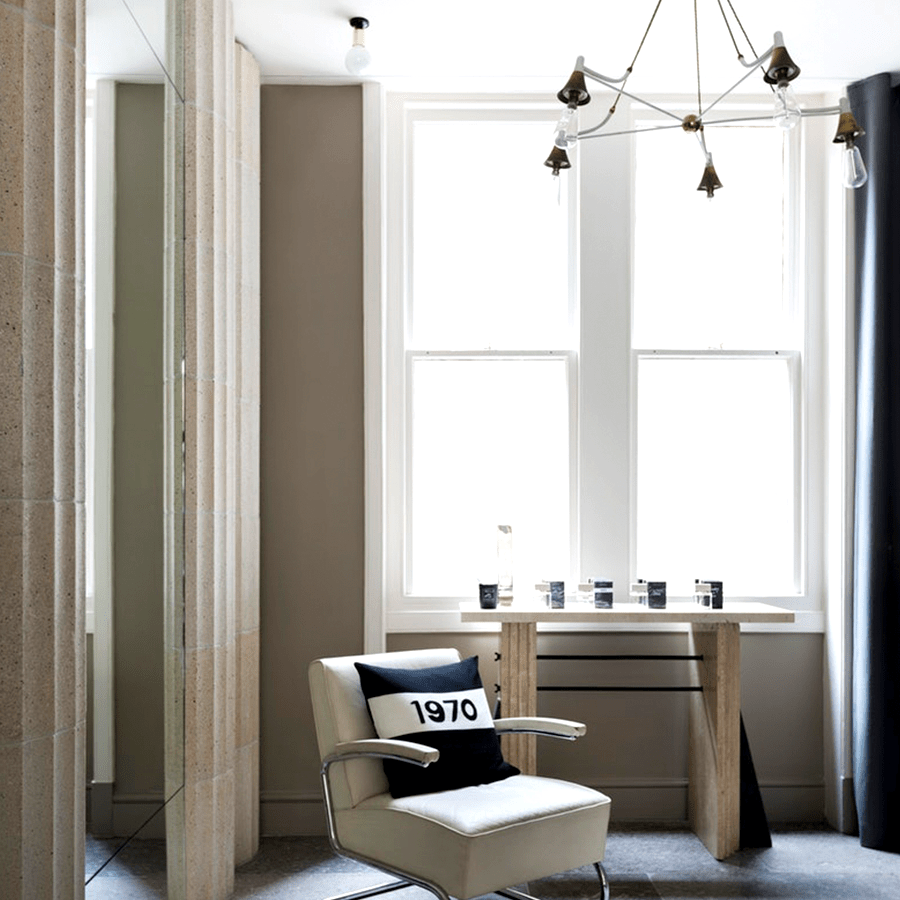 BRASS FIXED STUBBY CERAMIC LAMP - DYKE & DEAN