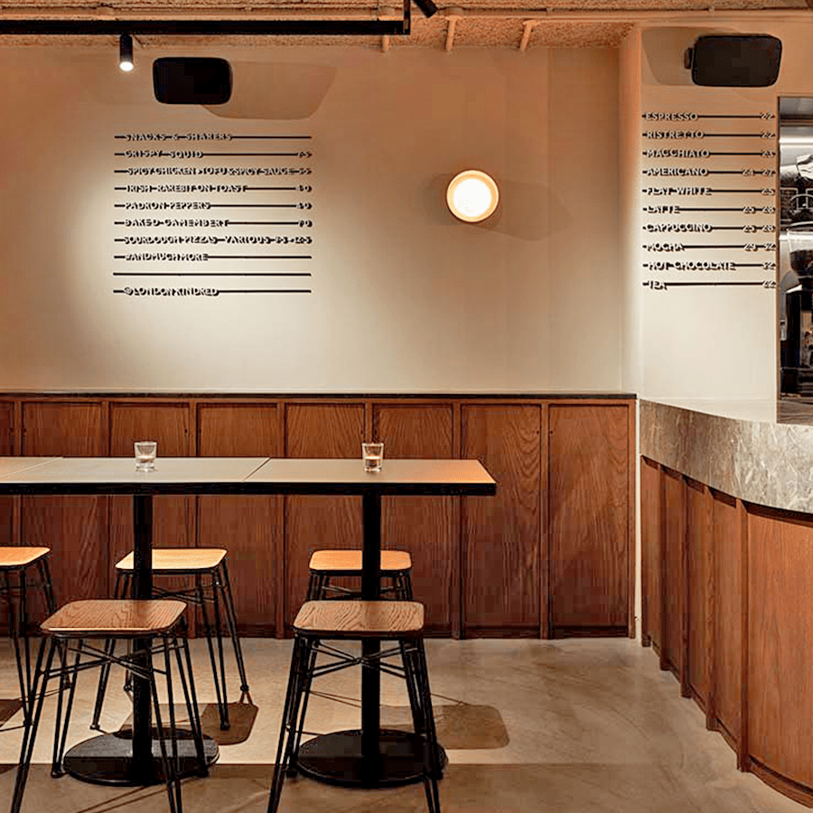 BRASS GLOBE REFLECTOR LAMP 200mm - DYKE & DEAN